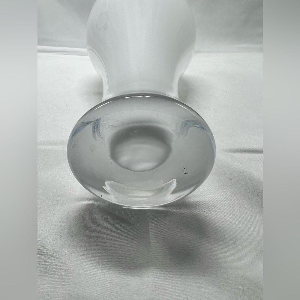 Elegant White Glass Vase - Picture 5 of 6